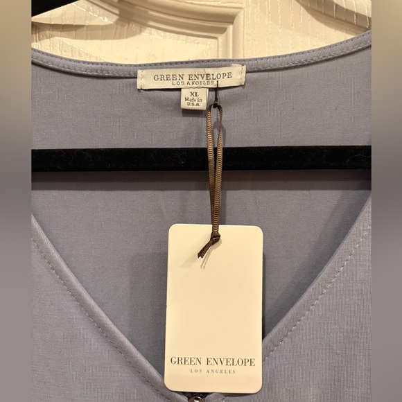 NWT Green Envelope Front Zipper Blouse, Size XL - Picture 7 of 7